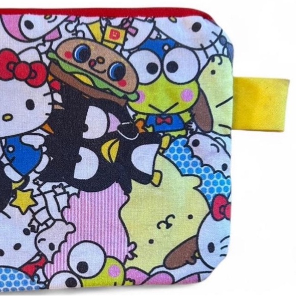 Hello Kitty Multicolor Character Pouch - Picture 12 of 15